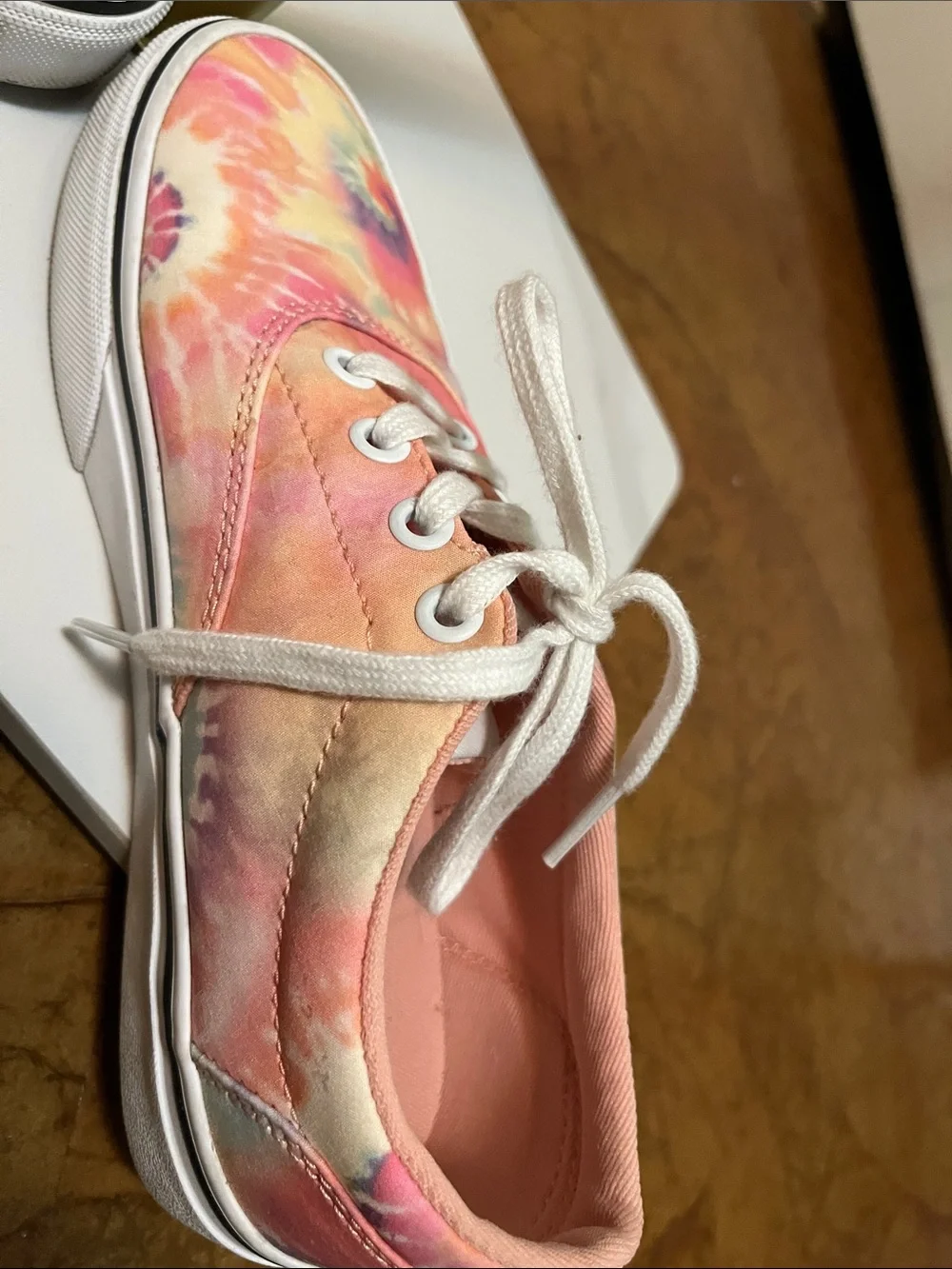 Vans Women’s Tie-Dye Pastel Lace-Up Sneakers Sz 5.0